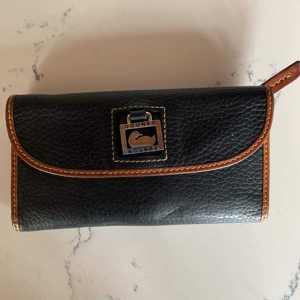 Dooney and Bourke wallet